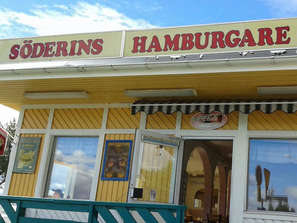 Utsidan av restaurangen Söderins Gatukök i Ånge.