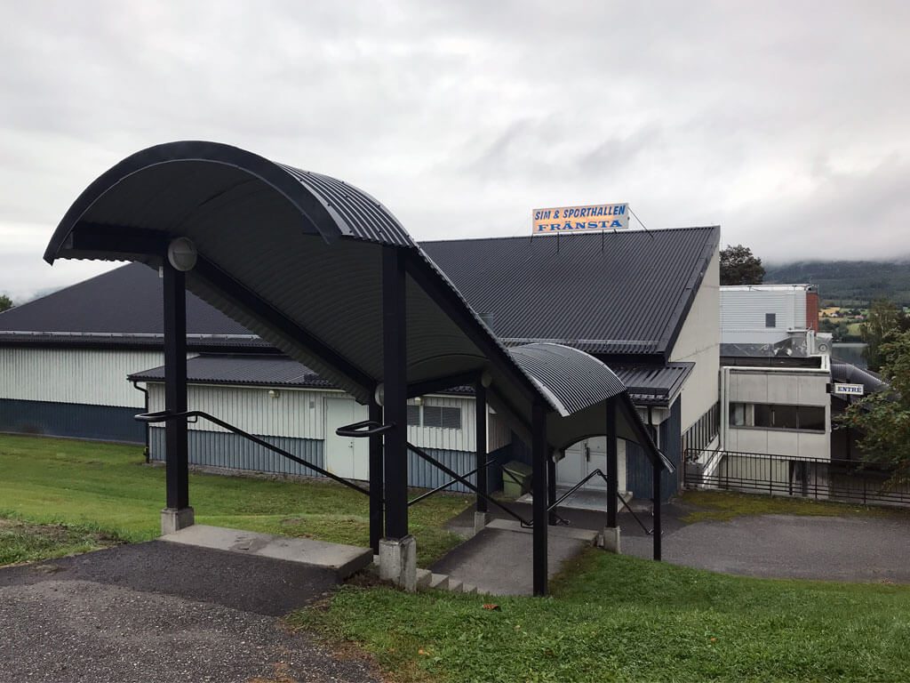 Ingång till Fränsta Sim och Sporthall i Fränsta.