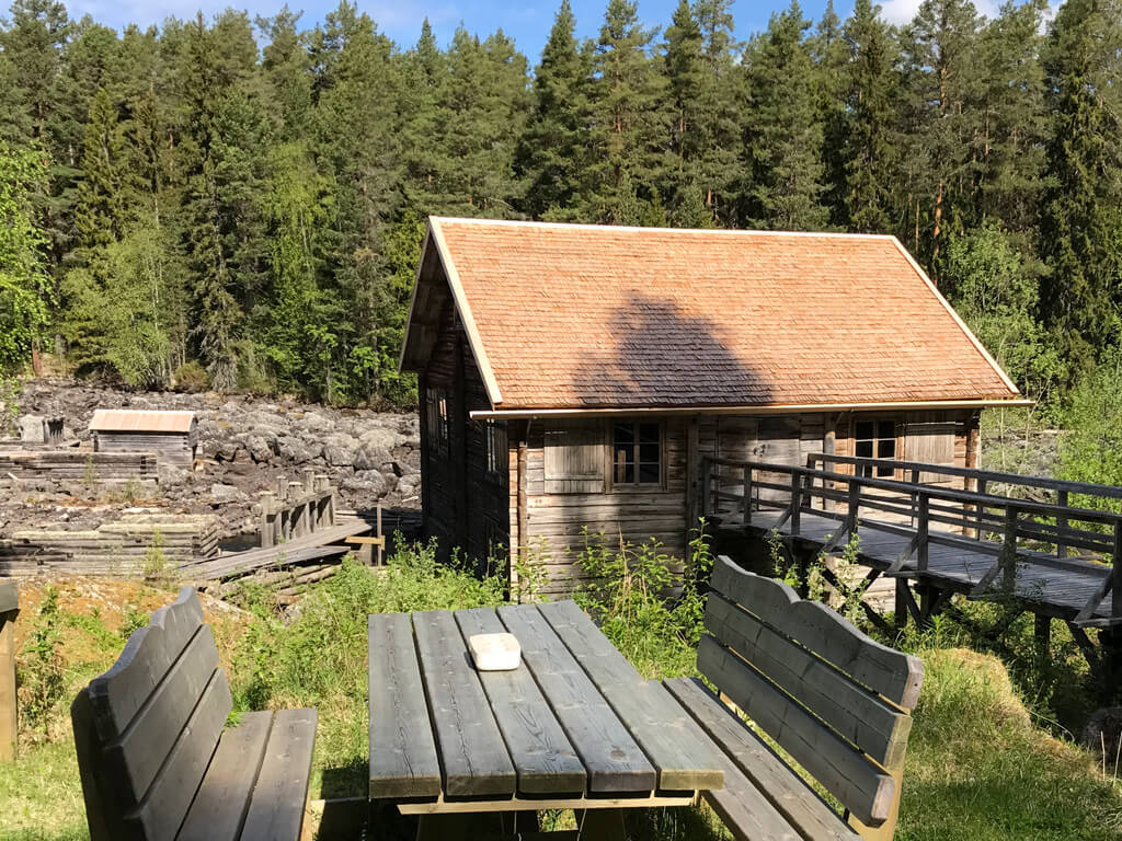 Strömnäskvarnen i Haverö strömmar.