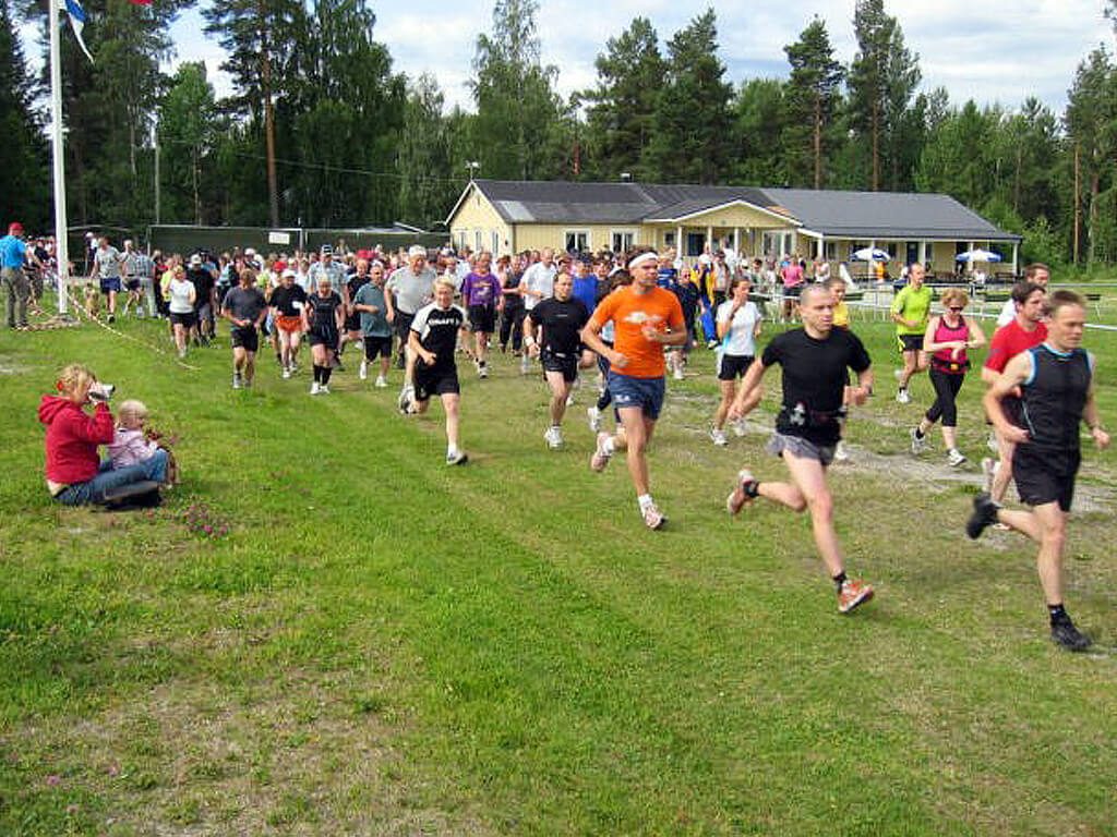 Starten på låglandsvandring Borgsjö Runt.