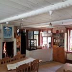 Inne på Café Tingshuset vid Borgsjö Hembygdsgård.
