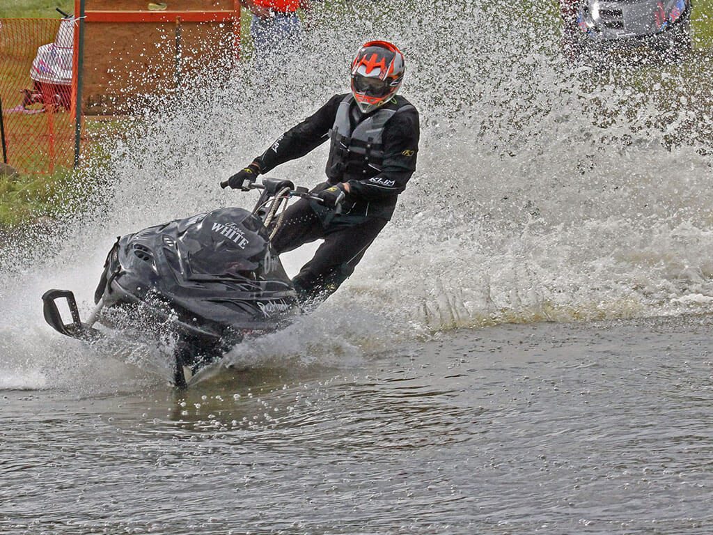 Kom och se finalen i Sverigecupen Watercross i Borgsjö Träporten (foto av DickDaniels).