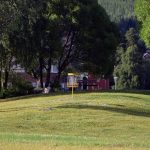 Ånge Discgolfklubb vid Kapellbacken.